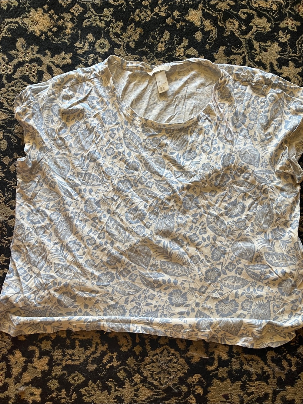 H&M Light Blue and White Floral Short Sleeve Tee